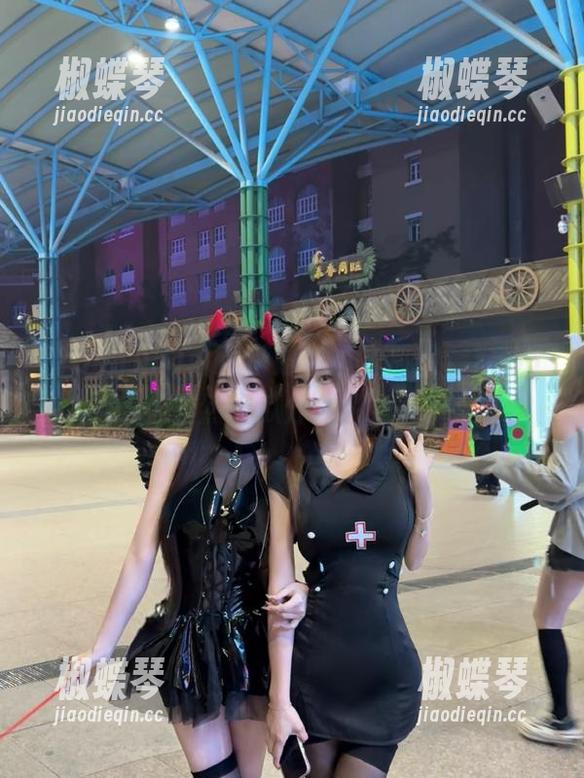 首页不是你想的那种，155.fun丿果然把瓜分成了好几块！
