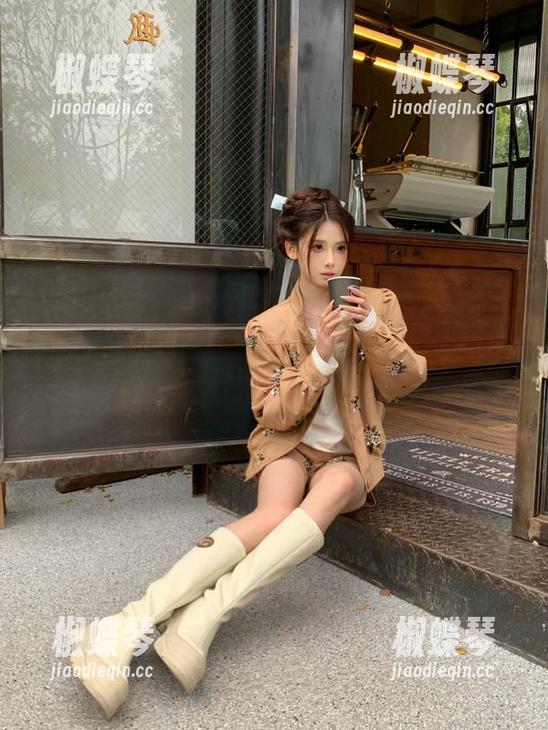 在www.17官网，每个瓜都能供你消化，一秒变身吃瓜专业户！