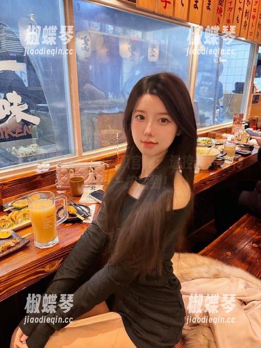 17c吃瓜官网：遥控器式的传送门一按就到！