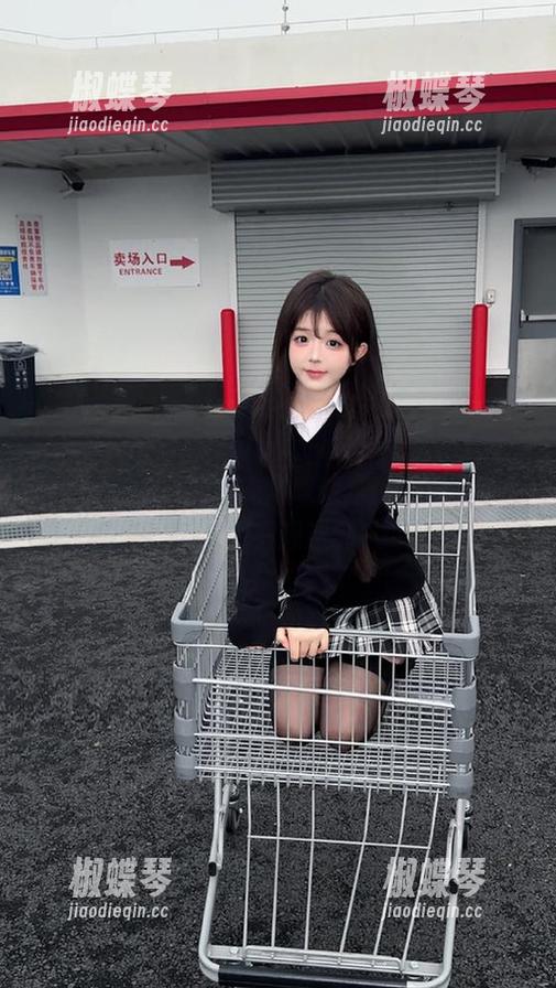 51吃瓜app：刚刚听到一条大胆的爆料，巷子里那家猫咪咖啡馆的真正老板其实是只狸花猫！