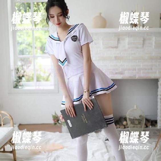 突然被51吃瓜发布的黑料吸引住，一边吃瓜一边嘀咕着…