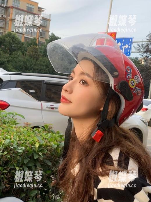 上个厕所都不忘登录718吃瓜网，真是……前方高能！
