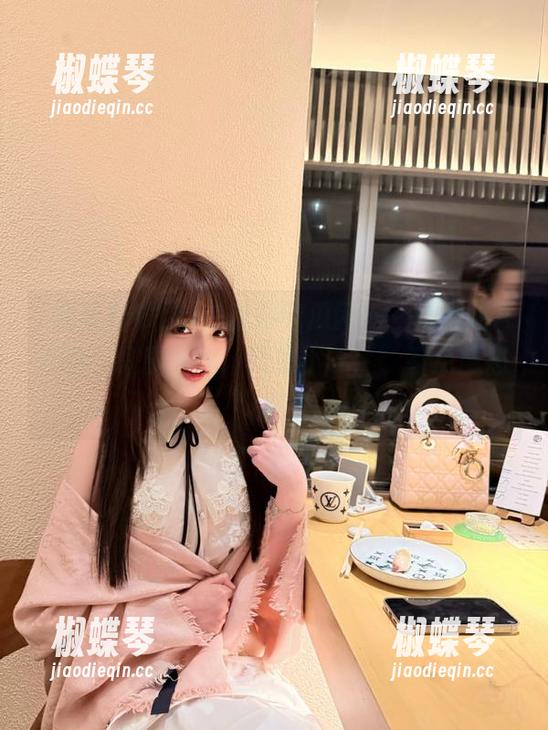 “我要吃瓜网——房间的AA制，资源平分，情感不分！”有点意思吧