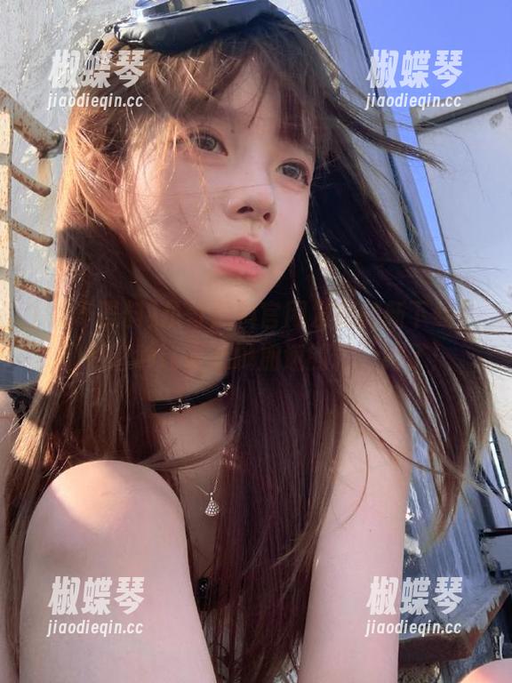 扒哥黑料官网发布的新下载，都是这种让人心跳加速的料，绝了！