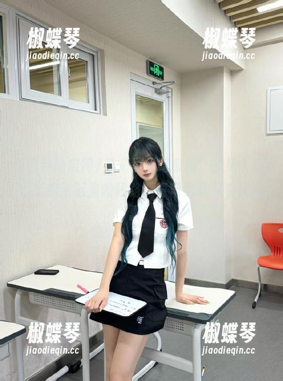 看“黑料吃瓜网”直播，心情就像飞起来的线路，弯弯绕绕又充满惊喜！