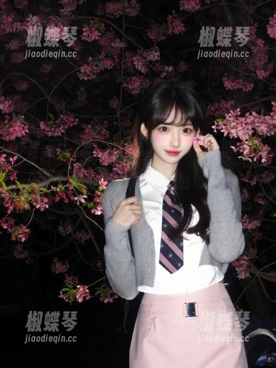 更新不要停，“黑料吃瓜网www”又给我丢来了微妙的动态，胃口开始饥渴了！