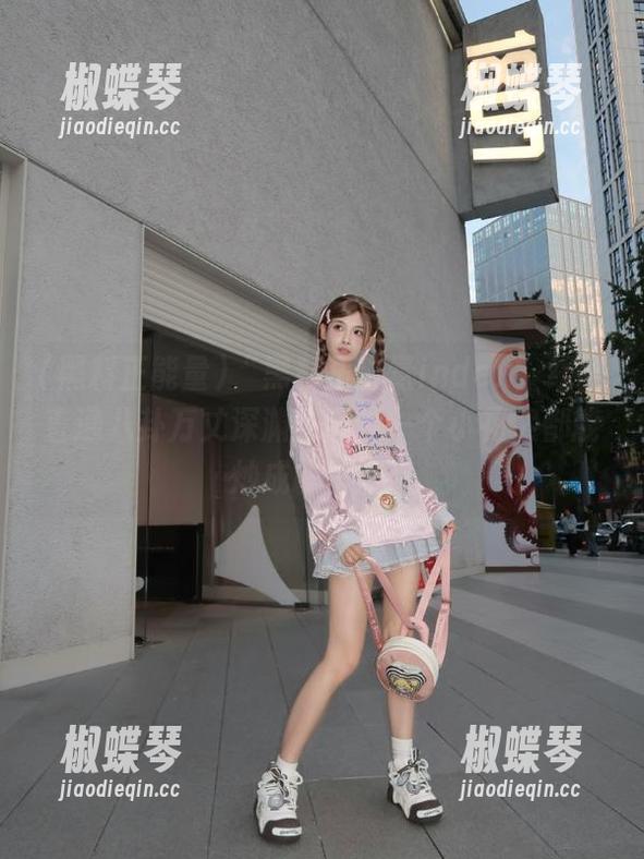 “黑料正能量index”线路直通八卦万丈深渊，随便一个小花絮都能炒成霹雳焦点