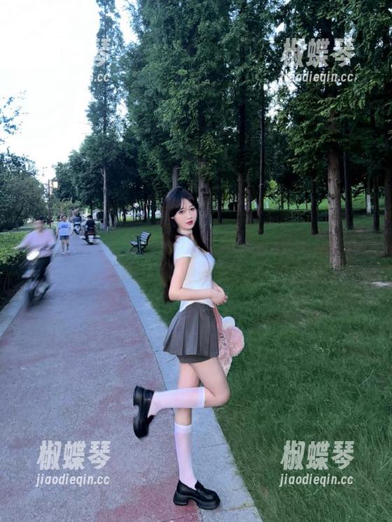 黑料社app更新了，新了条内幕线路，果然比我朋友圈的八卦还撩。