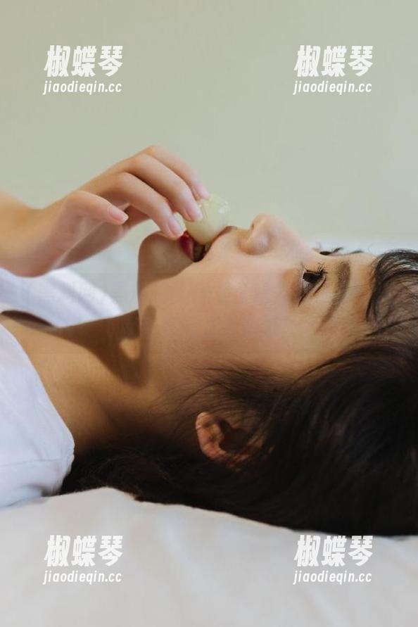黑料网app是个啥？我随手一滑就看到天上飞的瓜！