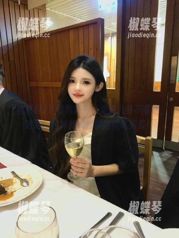 下载黑料网，免费八卦不募捐，哈哈，这样我就可以继续吃完瓜！