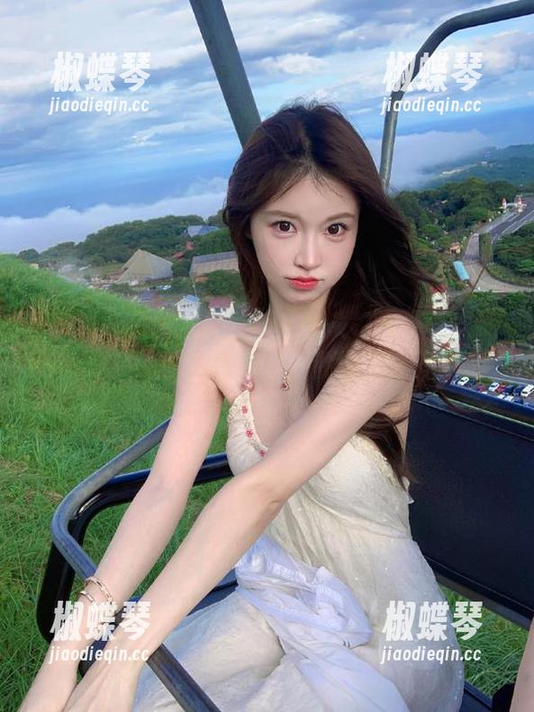 观看“黑料网址”呼呼喷出的热辣资讯，让我感觉自己都跟着上了热搜...